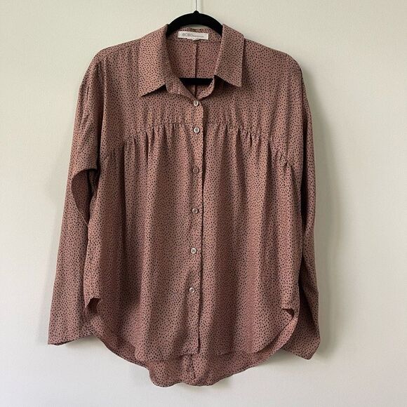 BCBGeneration Women's Black Dots Print Button-Down Curved Hem Tan Top Size S - Picture 1 of 5